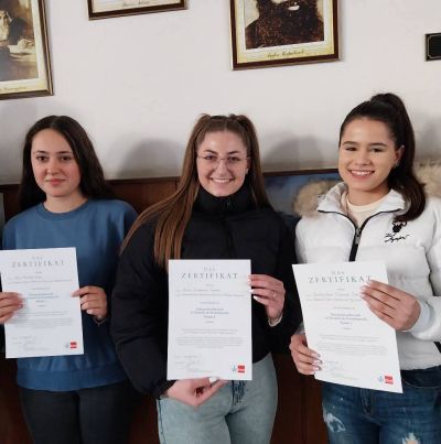 Десетокласничка от ПХГ “Св. Св. Кирил и Методий“ се класира за националния етап на XIV състезание по немски език на КЛЕТ