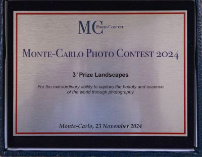 Снимката „Изгрев при езерото Бора“ на Тодор Тилев спечели трето място в Монте Карло