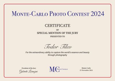 Снимката „Изгрев при езерото Бора“ на Тодор Тилев спечели трето място в Монте Карло