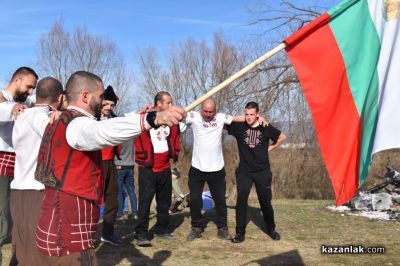 15-годишният Антонио спаси христовия кръст от ледените води край Розово