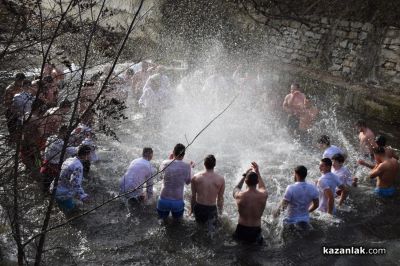 Владимир Иванов хвана кръста в Казанлък 