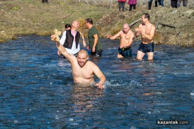 За първи път в Крън спасяваха Богоявленския кръст 