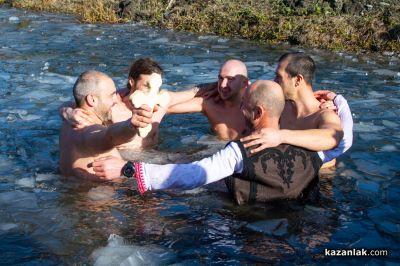 За първи път в Крън спасяваха Богоявленския кръст 