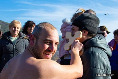 За първи път в Крън спасяваха Богоявленския кръст 