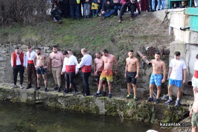 Владимир Иванов хвана кръста в Казанлък 