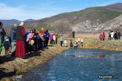 За първи път в Крън спасяваха Богоявленския кръст 