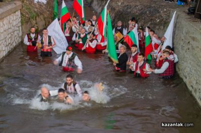 17-годишният Станислав Младенов спаси Богоявленския кръст в Шипка