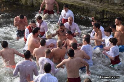 Владимир Иванов хвана кръста в Казанлък 