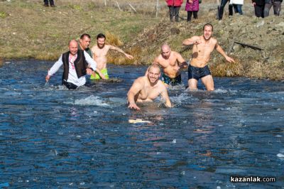 За първи път в Крън спасяваха Богоявленския кръст 