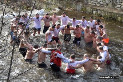 Владимир Иванов хвана кръста в Казанлък 