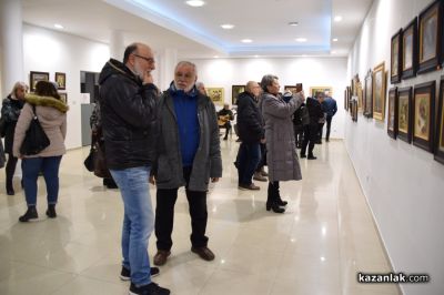 Фикрет Окан и Галя Златева  подредиха трета съвместна изложба в Казанлък 
