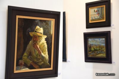 Фикрет Окан и Галя Златева  подредиха трета съвместна изложба в Казанлък 