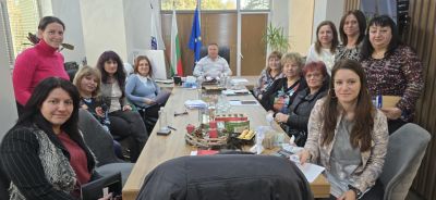 Благотворителният коледен базар в Павел баня събра над 9000 лева 