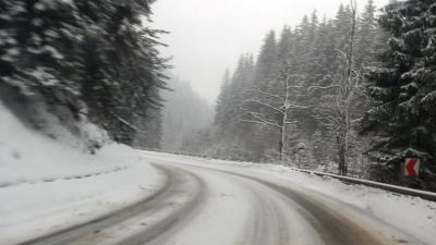 540 снегорина почистват републиканските пътища. Шофирайте внимателно!