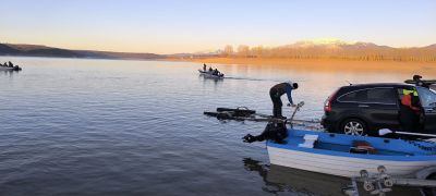 Рибари мериха сили в състезание по джиг риболов от лодка на язовир “Копринка“