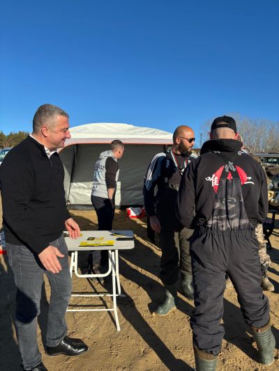 Рибари мериха сили в състезание по джиг риболов от лодка на язовир “Копринка“