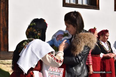 Бабинден в Казанлък: НЧ “Жар 2002“ пресъздаде обичаите и традициите