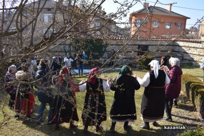 Бабинден в Казанлък: НЧ “Жар 2002“ пресъздаде обичаите и традициите