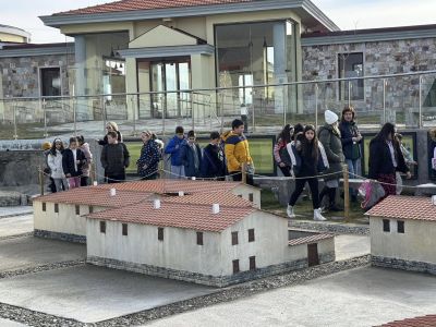 Третокласниците от ОУ „Св. Паисий Хилендарски“ се потопиха в света на древните траки