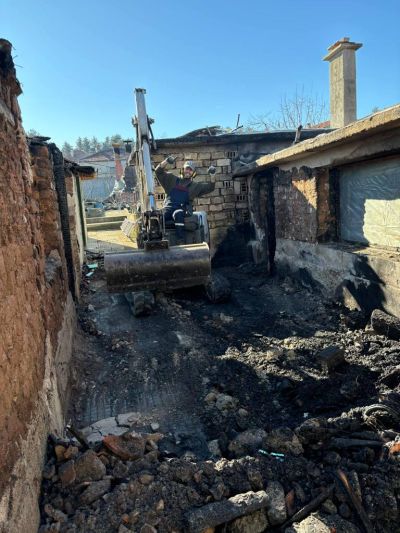 Силна вълна от подкрепа към семействата от Бузовград, загубили домовете си в пожар