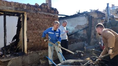 Силна вълна от подкрепа към семействата от Бузовград, загубили домовете си в пожар