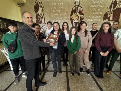 Магистрати от Районен съд – Казанлък изнесоха открит урок пред ученици от ОУ “Св. Паисий Хилендарски“