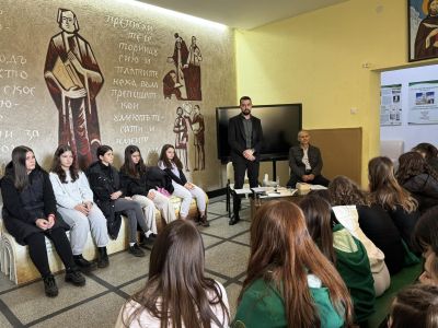 Магистрати от Районен съд – Казанлък изнесоха открит урок пред ученици от ОУ “Св. Паисий Хилендарски“