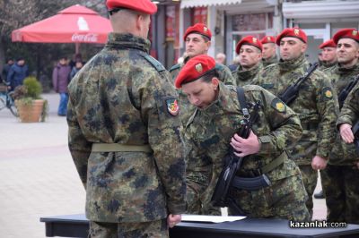 Над 45 новопостъпили военнослужещи в 61-ва Стрямска механизирана бригада положиха клетва в Казанлък 