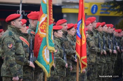Над 45 новопостъпили военнослужещи в 61-ва Стрямска механизирана бригада положиха клетва в Казанлък 
