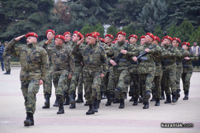 Над 45 новопостъпили военнослужещи в 61-ва Стрямска механизирана бригада положиха клетва в Казанлък 