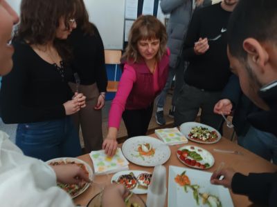 Клуб по интереси в ПГЛПТ представи здравословното хранене като начин на живот 