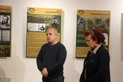 С 24 биографични табла, Националният парк-музей “Шипка-Бузлуджа“ откри изложба в Димитровград / Новини от Казанлък