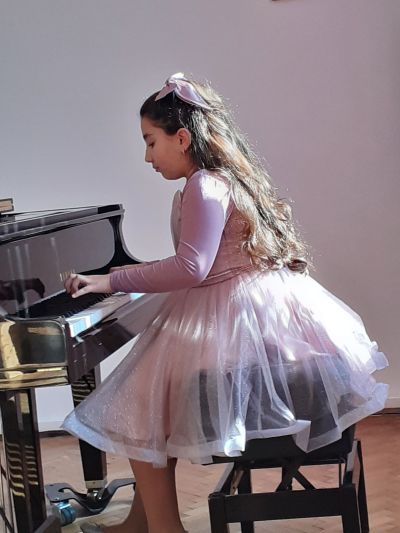 Възпитаниците на Елена Юлиянова с блестящо представяне на международен конкурс