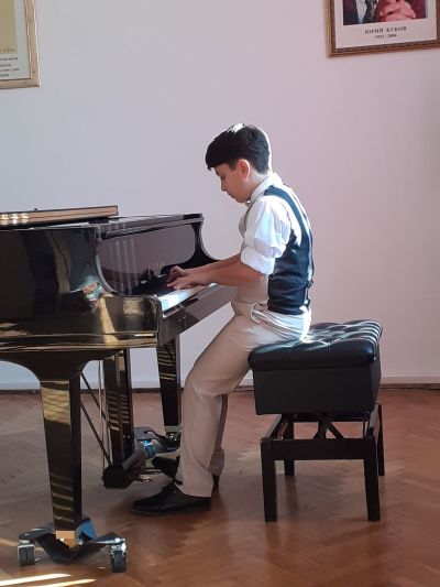 Възпитаниците на Елена Юлиянова с блестящо представяне на международен конкурс