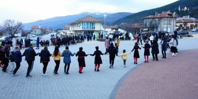 Шипка кани на празник в чест на лозарите и винарите