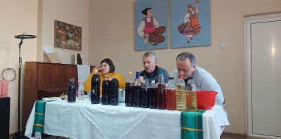В Бузовград отличиха най-добрите майстори на домашни вина 