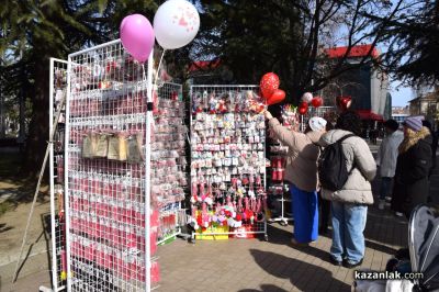 Мартениците тази година: Все по-голям избор без промяна в цените