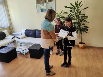 ОУ „Мати Болгария“ с отлични резултати на Международната ученическа олимпиада „Кингс“ 