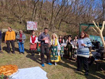 Трифон Зарезан: Шипка спази стари традиции и обичаи