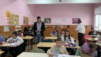 Представители на Младежки общински съвет - Казанлък се преклониха пред делото на Апостола на свободата Васил Левски