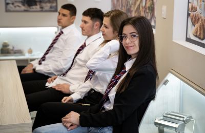 ПГЛПТ посрещна гости от Самоков и Пловдив в мобилност по НП „Иновации в действие“