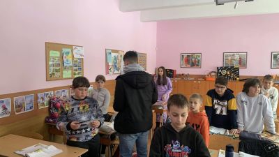 Представители на Младежки общински съвет - Казанлък се преклониха пред делото на Апостола на свободата Васил Левски