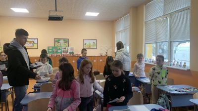 Представители на Младежки общински съвет - Казанлък се преклониха пред делото на Апостола на свободата Васил Левски