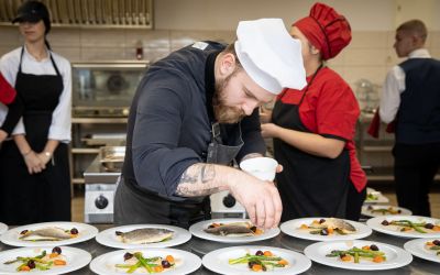 ПГЛПТ посрещна гости от Самоков и Пловдив в мобилност по НП „Иновации в действие“