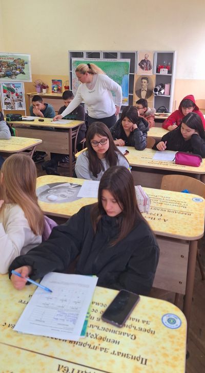 Учениците от ОУ „Чудомир“ – Казанлък отбелязаха 152 години от безсмъртието на българския герой Васил Левски