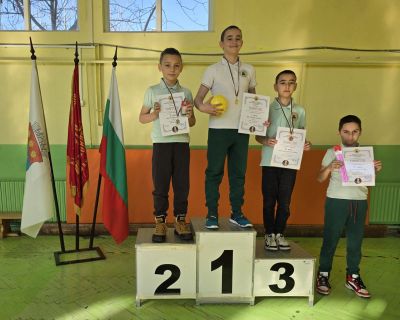 В чест на Левски: Учениците от “ОУ Паисий Хилендарски“ се състезаваха за най-добър скок