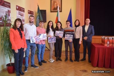 Единадесетокласници от Механото почерпиха опит от бивши възпитаници на гимназията, носители на наградата “Ученик на годината“