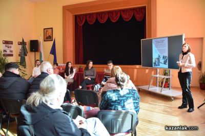 Единадесетокласници от Механото почерпиха опит от бивши възпитаници на гимназията, носители на наградата “Ученик на годината“