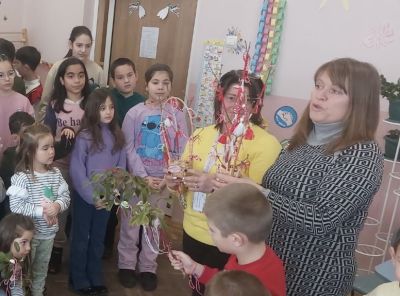 Третокласниците от ОУ „Чудомир“ са готови да посрещнат Баба Марта