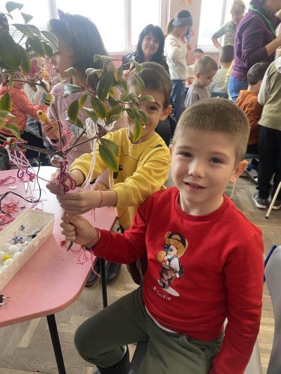 Третокласниците от ОУ „Чудомир“ са готови да посрещнат Баба Марта